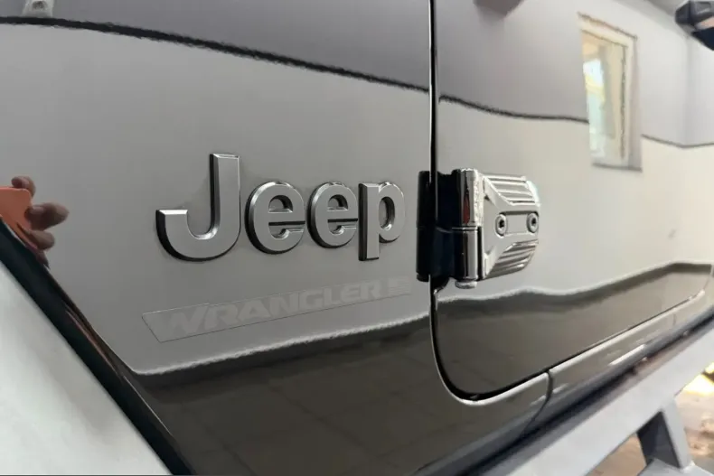 Jeep Wrangler din 2023 cu 57.945 km - oferta JEE242733 - foto 7