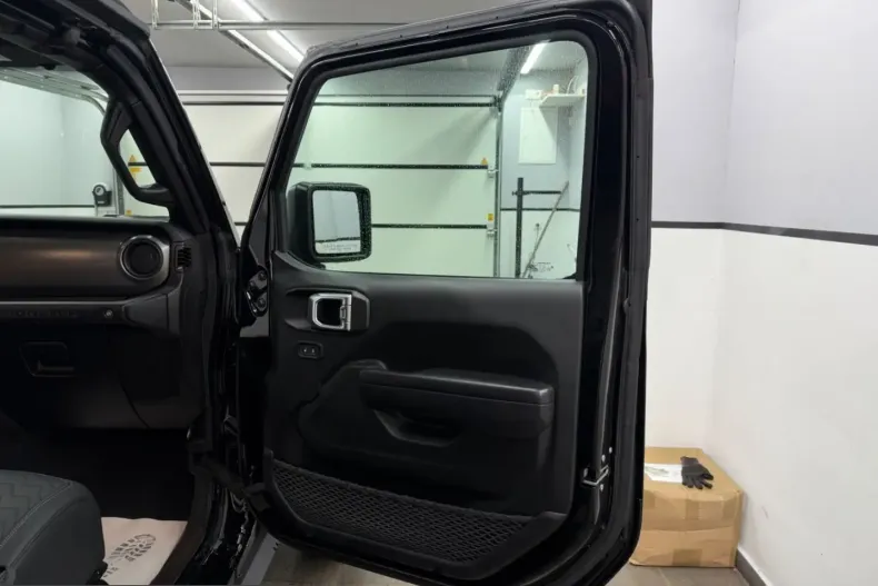 Jeep Wrangler din 2023 cu 57.945 km - oferta JEE242733 - foto 19