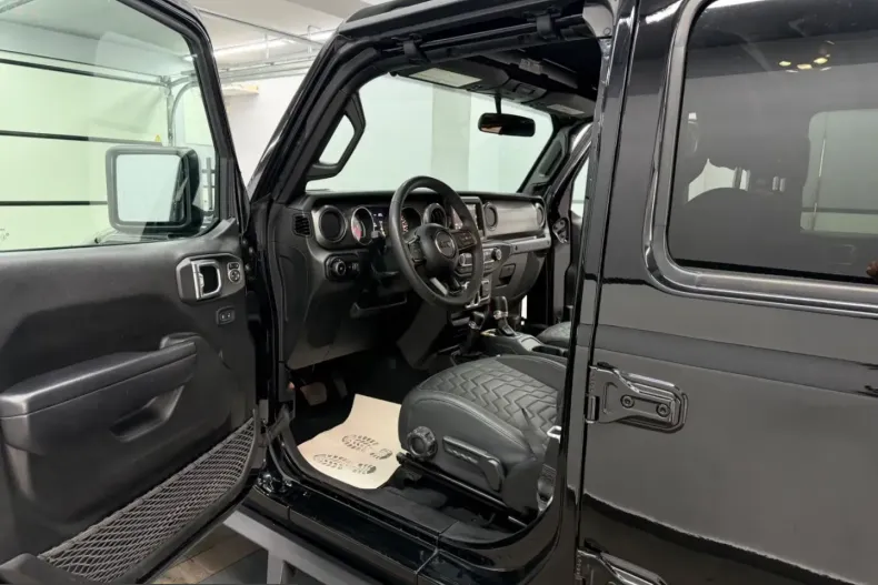 Jeep Wrangler din 2023 cu 57.945 km - oferta JEE242733 - foto 22