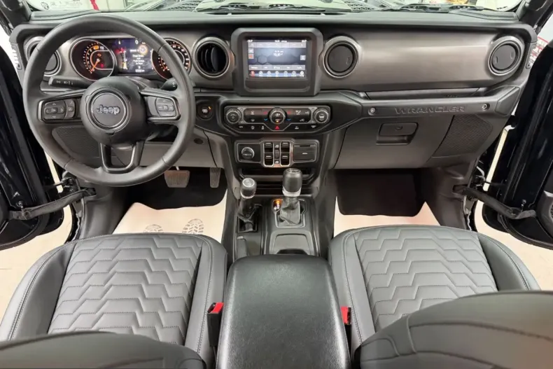Jeep Wrangler din 2023 cu 57.945 km - oferta JEE242733 - foto 31