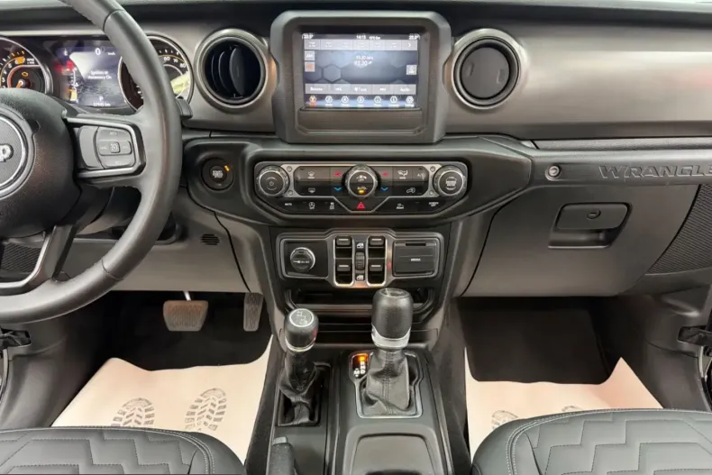 Jeep Wrangler din 2023 cu 57.945 km - oferta JEE242733 - foto 32