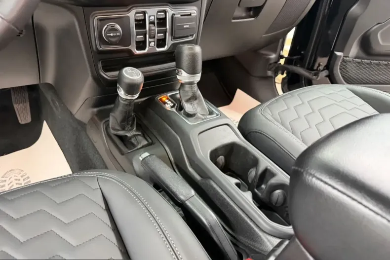 Jeep Wrangler din 2023 cu 57.945 km - oferta JEE242733 - foto 35