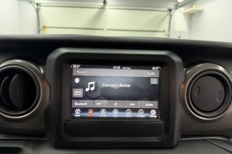 Jeep Wrangler din 2023 cu 57.945 km - oferta JEE242733 - foto 38
