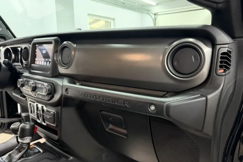 Jeep Wrangler din 2023 cu 57.945 km - oferta JEE242733 - foto 48