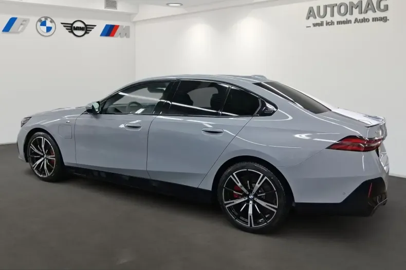 BMW 550 (Seria 5) din 2025 cu 26.990 km - oferta BMW242735 - foto 4