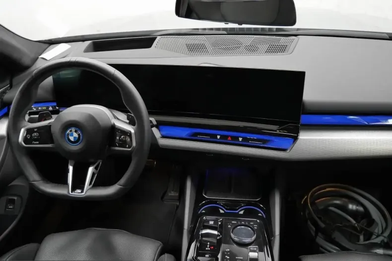 BMW 550 (Seria 5) din 2025 cu 30.328 km - oferta BMW242738 - foto 6