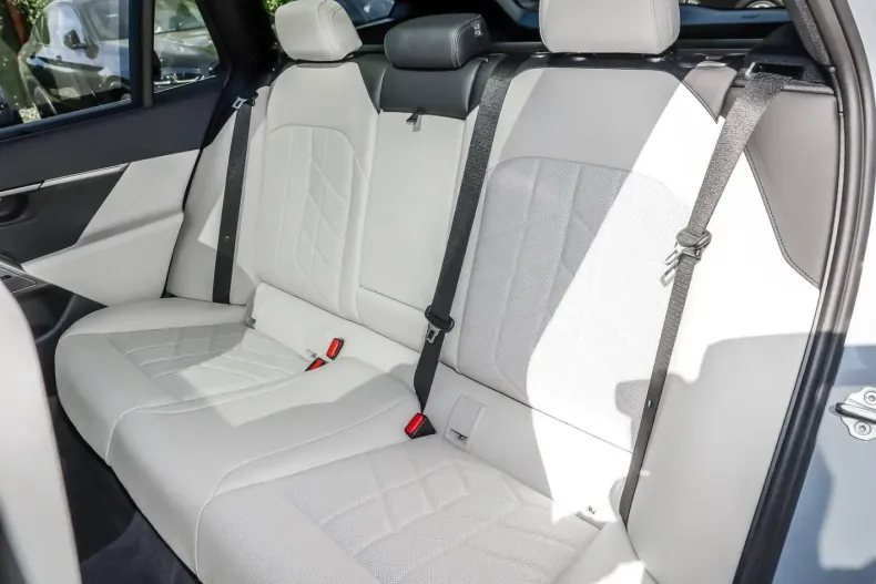 BMW 550 (Seria 5) din 2025 cu 15.117 km - oferta BMW242741 - foto 17