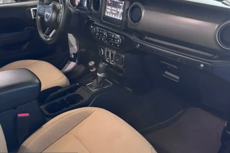 Jeep Wrangler din 2023 cu 41.637 km - oferta JEE242742 - foto 28