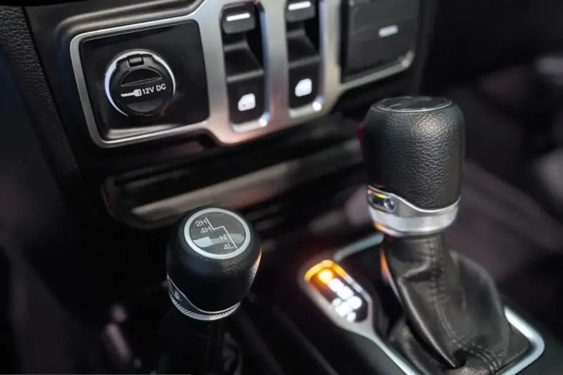 Jeep Wrangler din 2023 cu 41.637 km - oferta JEE242742 - foto 36