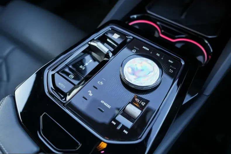 BMW 540 (Seria 5) din 2025 cu 24.490 km - oferta BMW242743 - foto 16