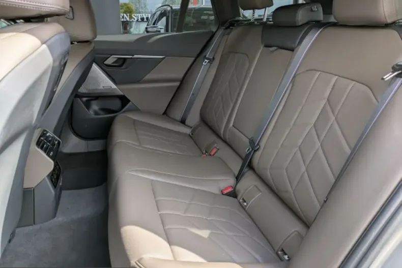 BMW 520 (Seria 5) din 2025 cu 12.293 km - oferta BMW242750 - foto 5