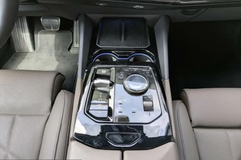 BMW 520 (Seria 5) din 2025 cu 12.293 km - oferta BMW242750 - foto 10