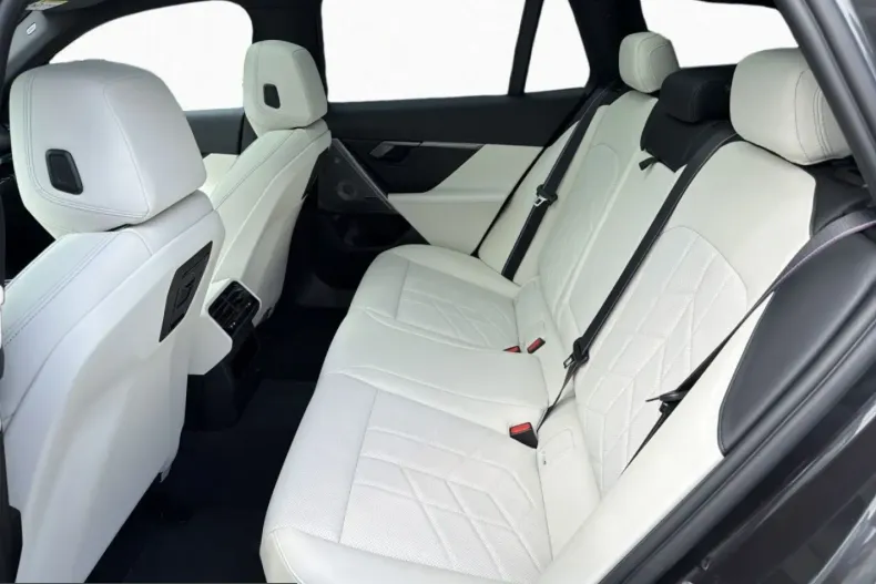 BMW 550 (Seria 5) din 2025 cu 21.250 km - oferta BMW242755 - foto 9