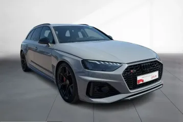 Audi RS4 din 2024 - oferta AUD242784