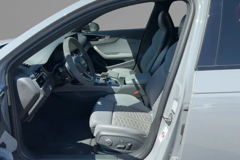 Audi RS4 din 2024 cu 38.771 km - oferta AUD242784 - foto 6
