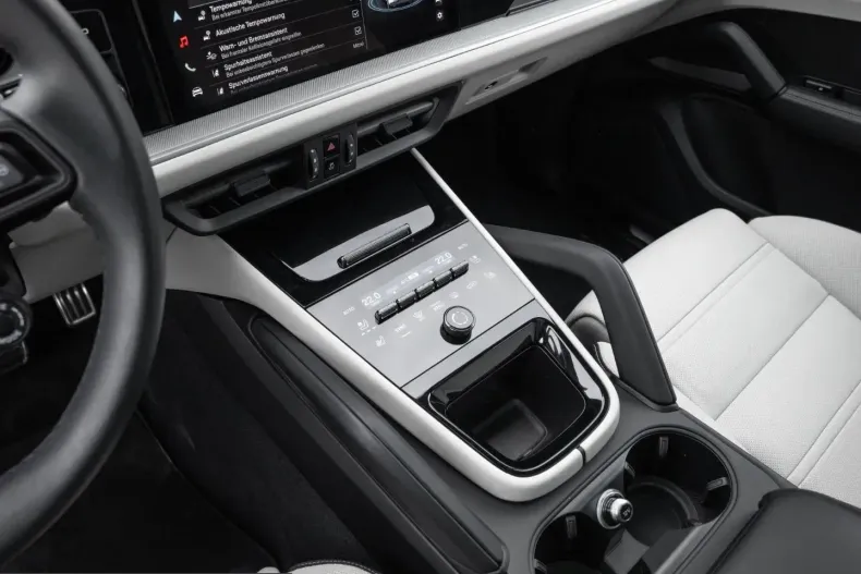 Porsche Cayenne din 2024 cu 24.600 km - oferta POR242792 - foto 19