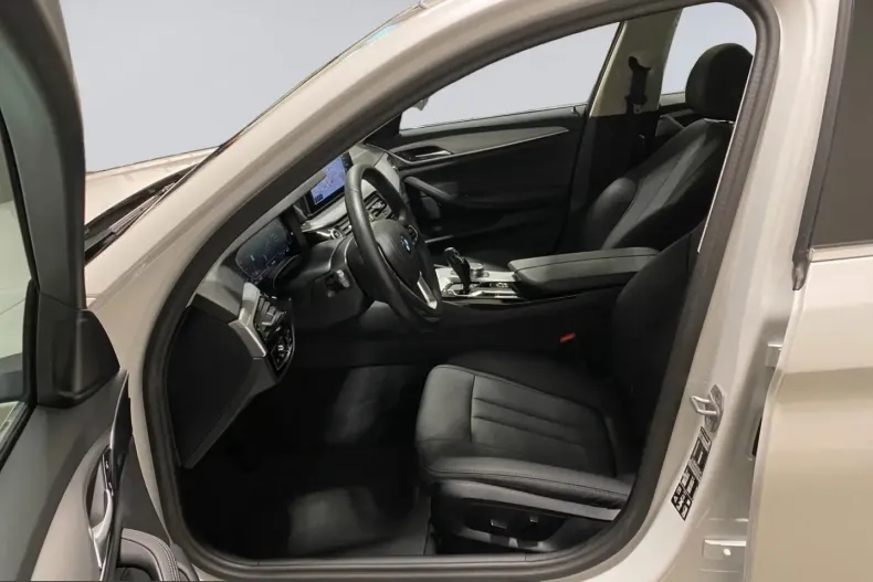 BMW 530 (Seria 5) din 2023 cu 39.127 km - oferta BMW242799 - foto 9