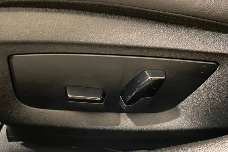BMW 530 (Seria 5) din 2023 cu 39.127 km - oferta BMW242799 - foto 25