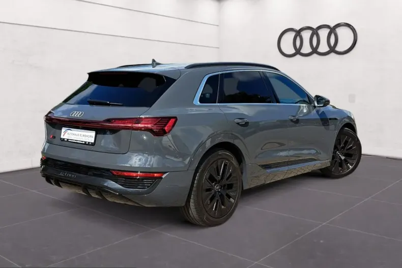 Audi Q8 din 2023 cu 43.082 km - oferta AUD242801 - foto 6