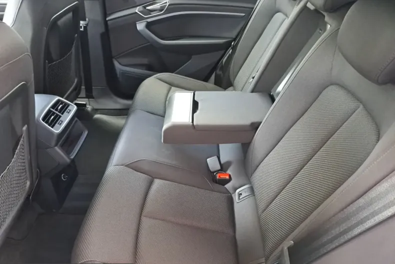 Audi Q8 din 2023 cu 43.082 km - oferta AUD242801 - foto 10