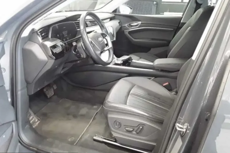 Audi Q8 din 2023 cu 26.433 km - oferta AUD242806 - foto 3