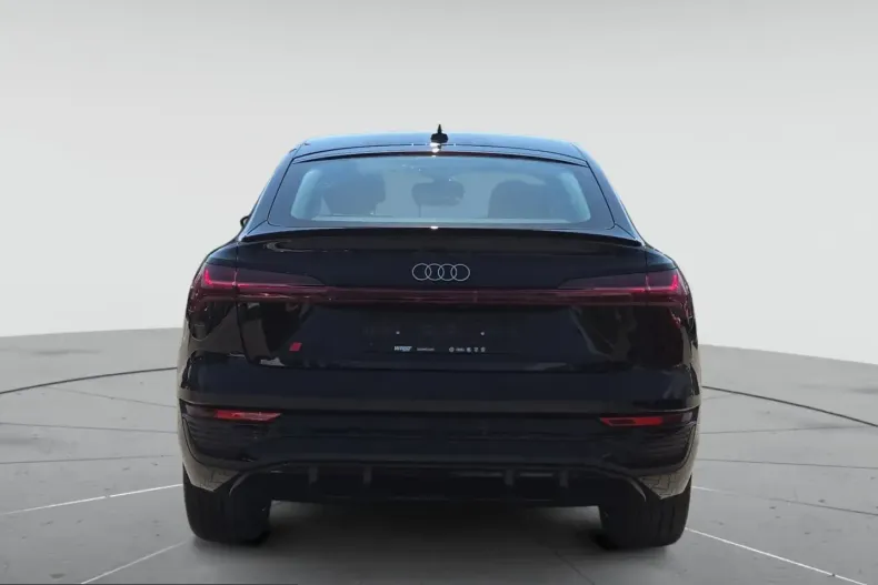 Audi Q8 din 2023 cu 45.109 km - oferta AUD242835 - foto 7