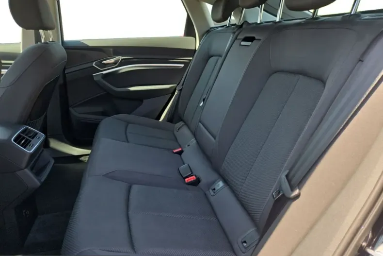 Audi Q8 din 2023 cu 45.109 km - oferta AUD242835 - foto 10