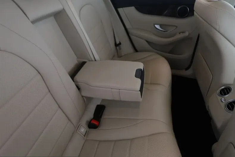 Mercedes-Benz GLC 200 (Clasa GLC) din 2022 cu 57.200 km - oferta MER242838 - foto 21