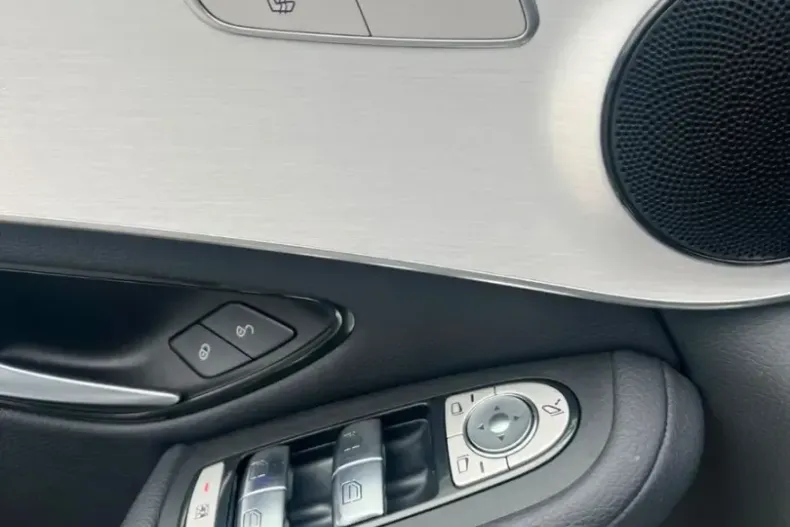 Mercedes-Benz GLC 200 (Clasa GLC) din 2022 cu 68.778 km - oferta MER242842 - foto 12