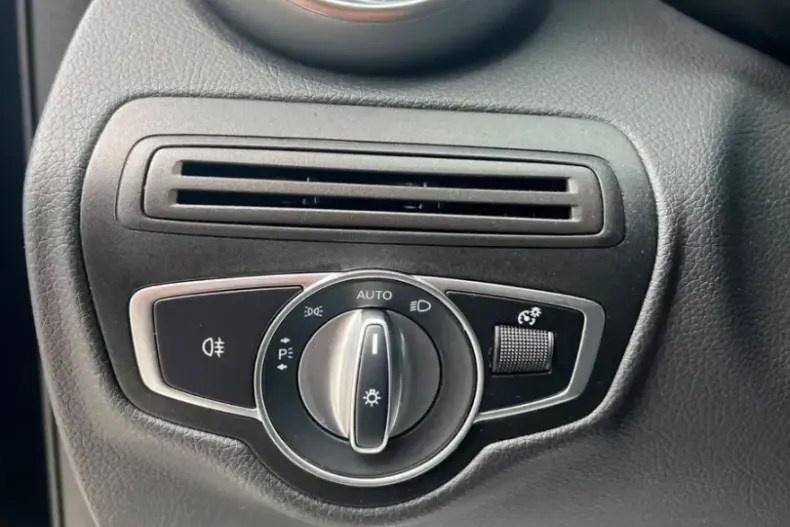Mercedes-Benz GLC 200 (Clasa GLC) din 2022 cu 68.778 km - oferta MER242842 - foto 23