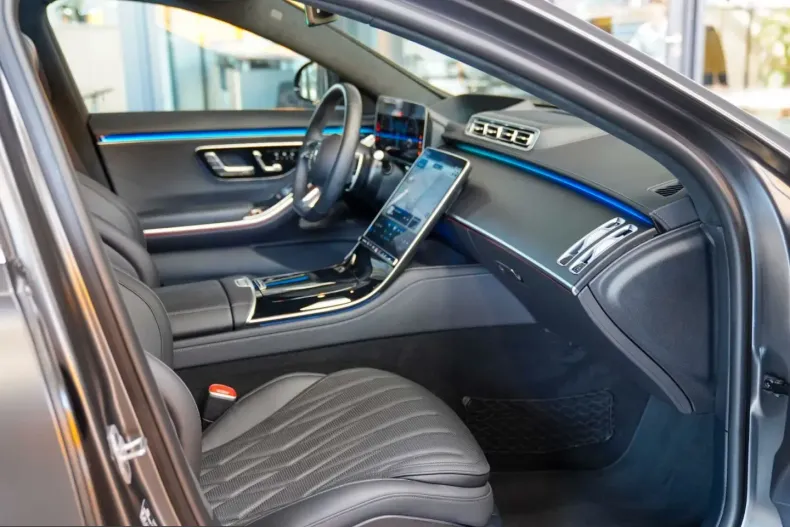 Mercedes-Benz S 63 AMG (Clasa S) din 2023 cu 5.640 km - oferta MER242858 - foto 10