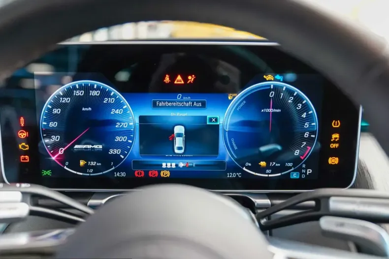 Mercedes-Benz S 63 AMG (Clasa S) din 2023 cu 5.640 km - oferta MER242858 - foto 20