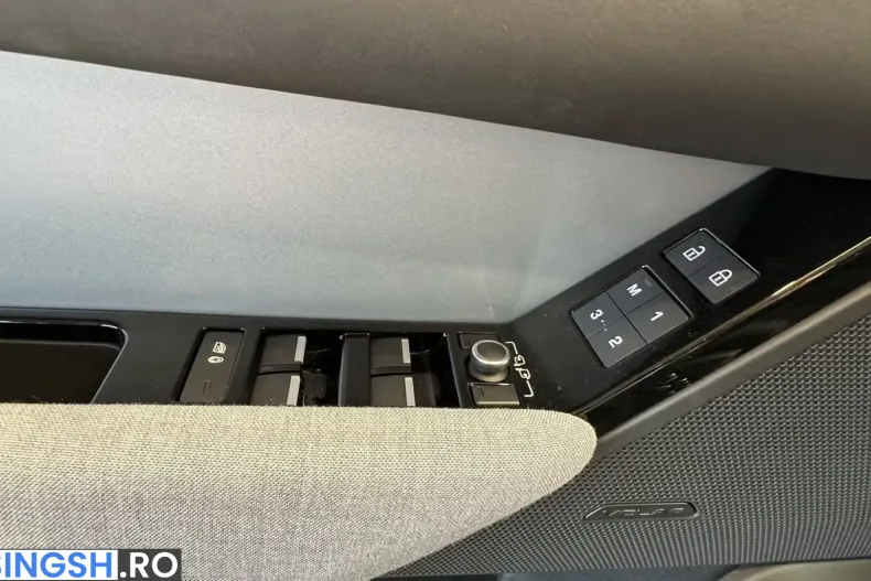 Land Rover Range Rover Velar din 2023 cu 1.500 km - oferta LAN242865 - foto 15