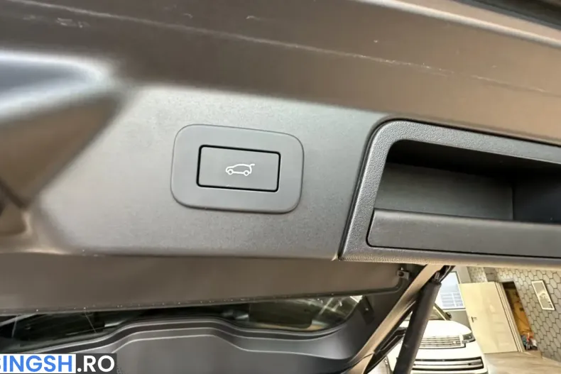 Land Rover Range Rover Velar din 2023 cu 1.500 km - oferta LAN242865 - foto 17