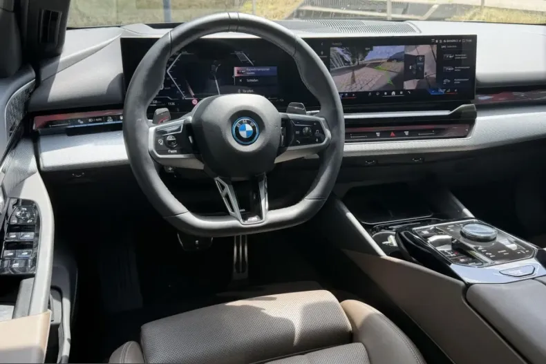 BMW 550 (Seria 5) din 2025 cu 24.484 km - oferta BMW242868 - foto 9
