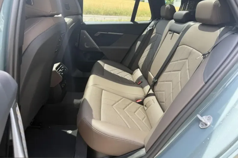 BMW 550 (Seria 5) din 2025 cu 24.484 km - oferta BMW242868 - foto 18