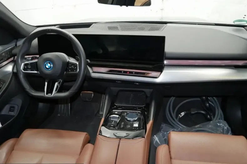 BMW 550 (Seria 5) din 2025 cu 21.005 km - oferta BMW242873 - foto 5