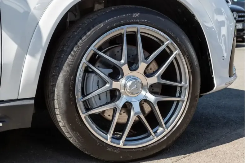 Mercedes-Benz GLE 53 AMG (Clasa GLE) din 2025 cu 25.353 km - oferta MER242891 - foto 9