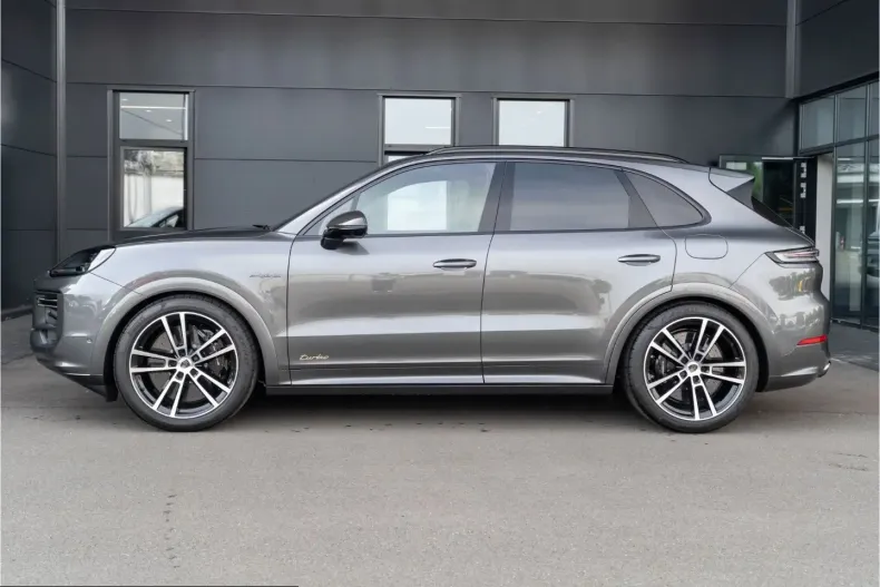 Porsche Cayenne din 2024 cu 1.900 km - oferta POR242895 - foto 3