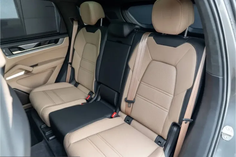 Porsche Cayenne din 2024 cu 1.900 km - oferta POR242895 - foto 38