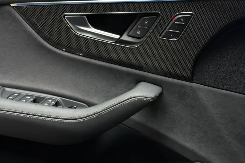 Audi SQ8 din 2023 cu 73.000 km - oferta AUD242898 - foto 13