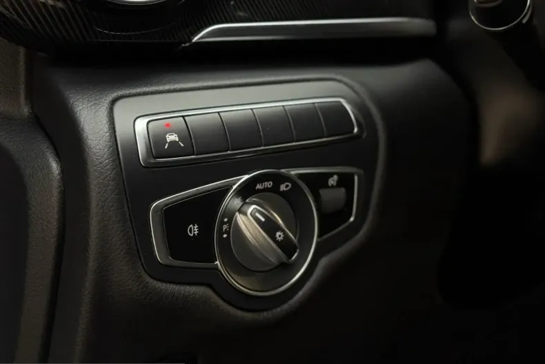 Mercedes-Benz V 300 (Clasa V) din 2021 cu 69.000 km - oferta MER242904 - foto 13