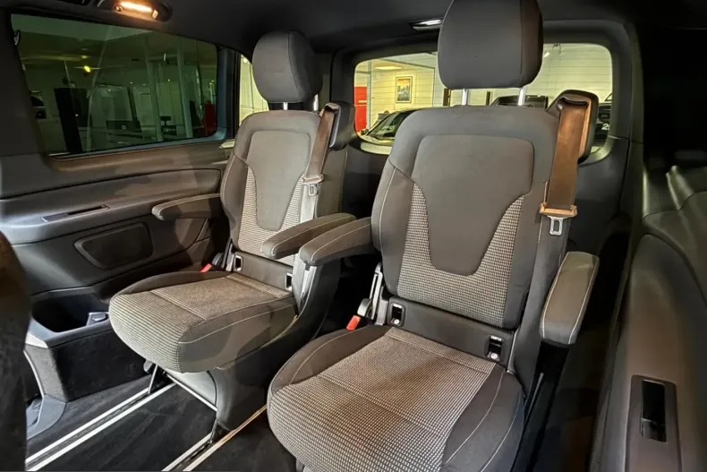 Mercedes-Benz V 300 (Clasa V) din 2021 cu 69.000 km - oferta MER242904 - foto 26