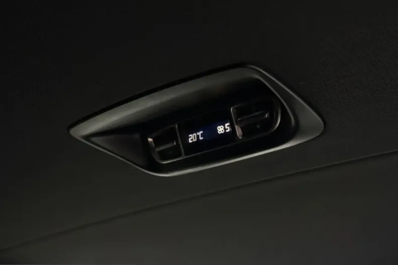 Mercedes-Benz V 300 (Clasa V) din 2021 cu 69.000 km - oferta MER242904 - foto 29