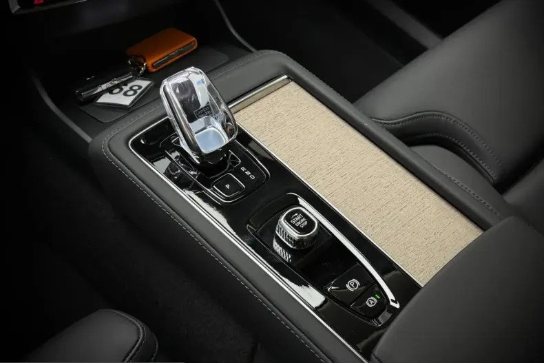 Volvo XC90 din 2025 cu 13.000 km - oferta VOL242910 - foto 19