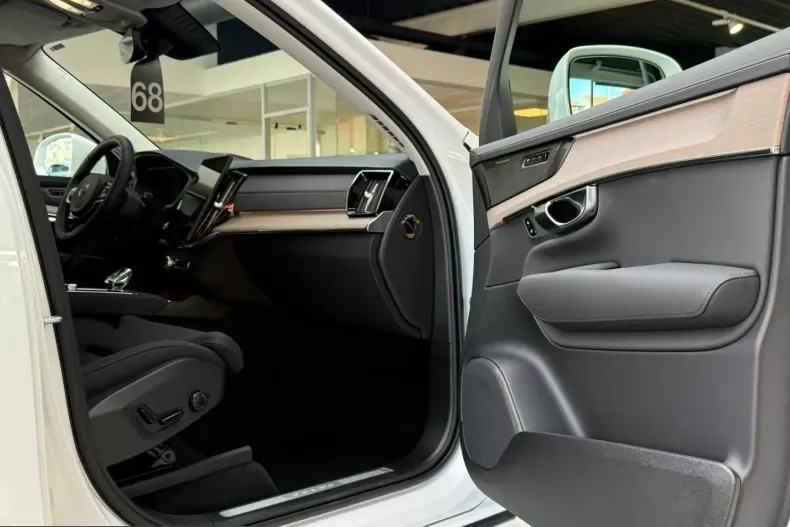 Volvo XC90 din 2025 cu 13.000 km - oferta VOL242910 - foto 21