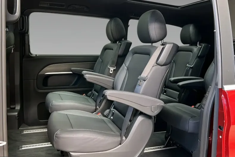 Mercedes-Benz EQV (Clasa V) din 2025 cu 16.346 km - oferta MER242912 - foto 9