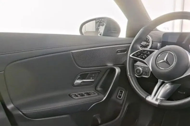Mercedes-Benz CLA 180 (Clasa CLA) din 2025 cu 32.419 km - oferta MER242913 - foto 9