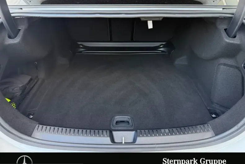 Mercedes-Benz E 220 (Clasa E) din 2025 cu 32.600 km - oferta MER242915 - foto 16