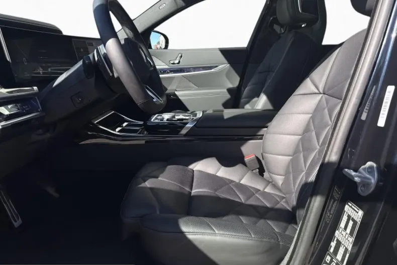 BMW 740 (Seria 7) din 2025 cu 24.458 km - oferta BMW242921 - foto 9